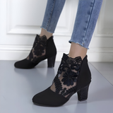 Manon – Elegantné čipkované čižmy