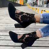 Manon – Elegantné čipkované čižmy